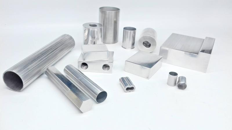 Usinagem de peças em alumínio